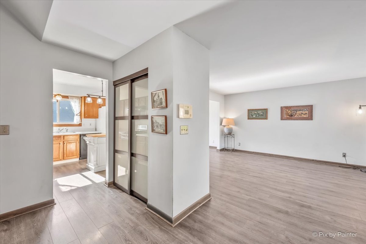 1035 Shadowood Lane, Crystal Lake, IL 60014