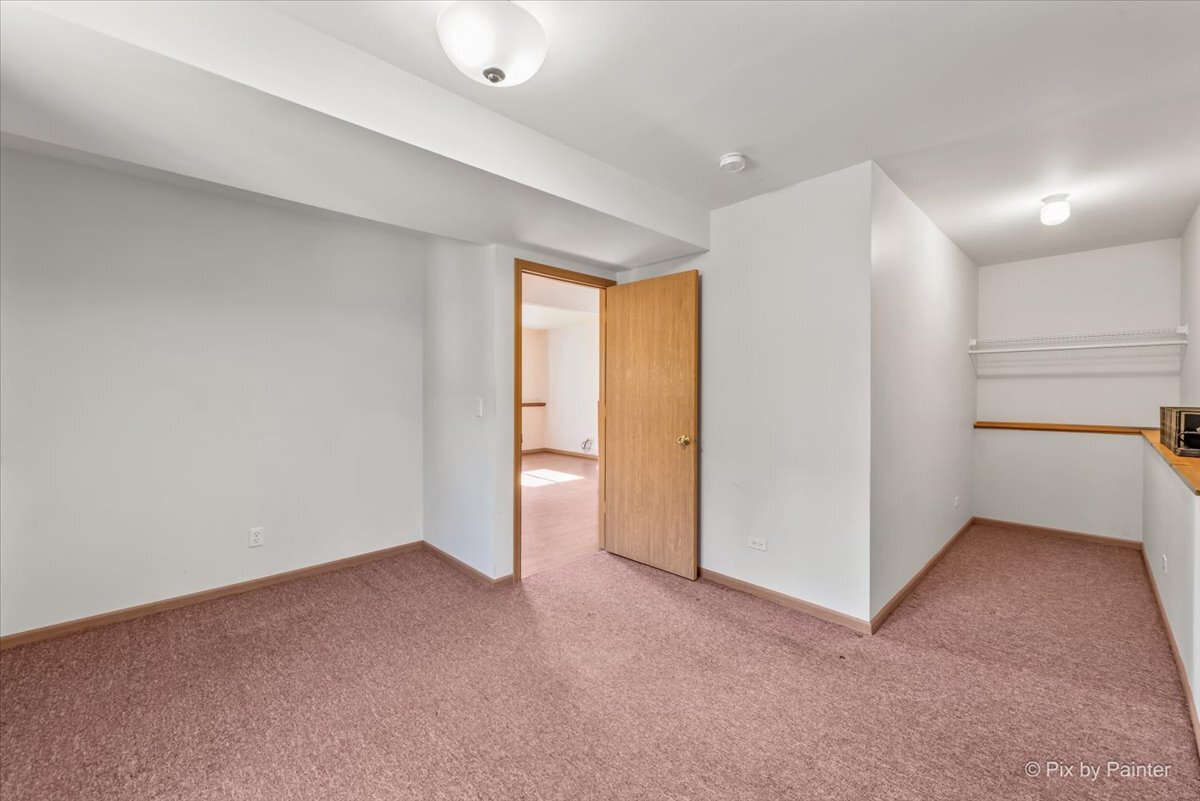 1035 Shadowood Lane, Crystal Lake, IL 60014