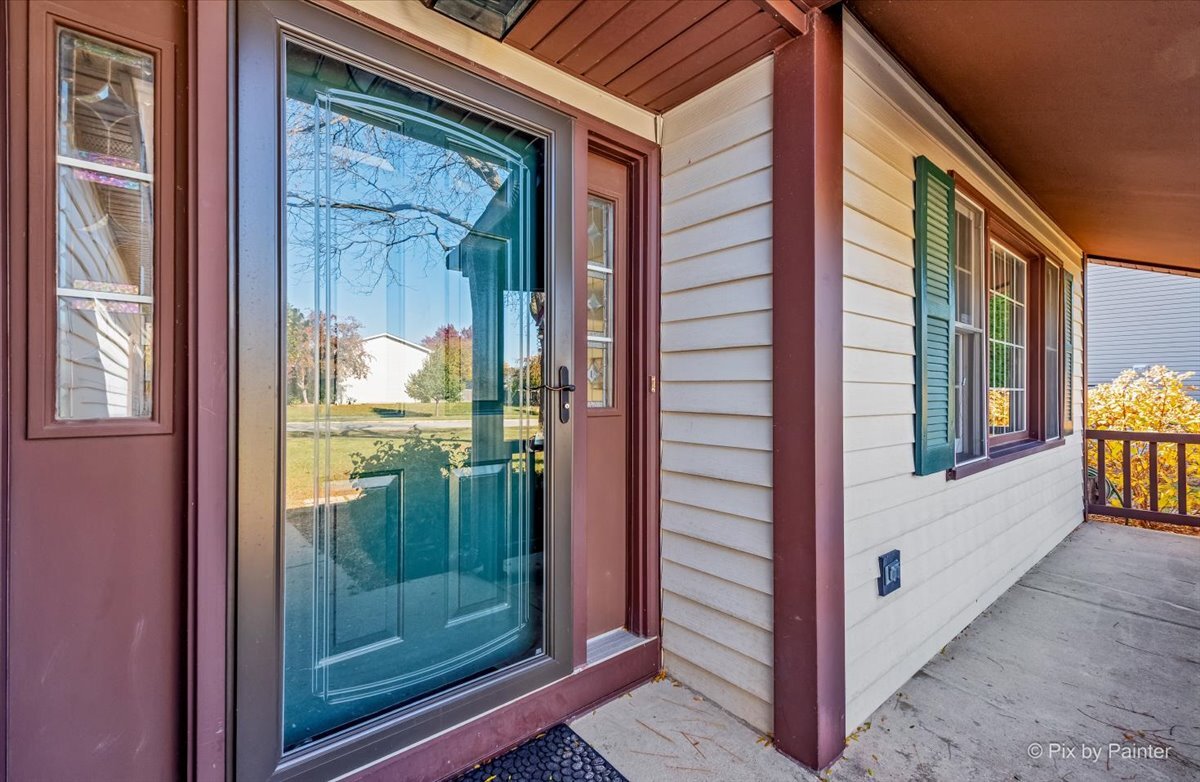 1035 Shadowood Lane, Crystal Lake, IL 60014