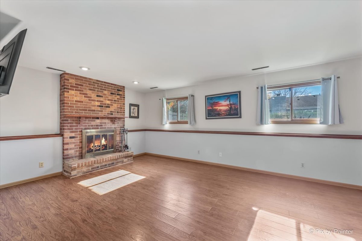 1035 Shadowood Lane, Crystal Lake, IL 60014