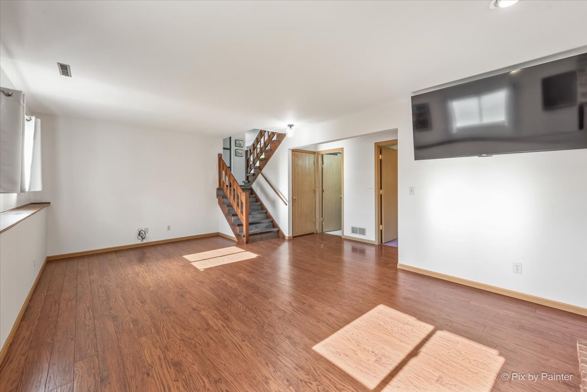 1035 Shadowood Lane, Crystal Lake, IL 60014