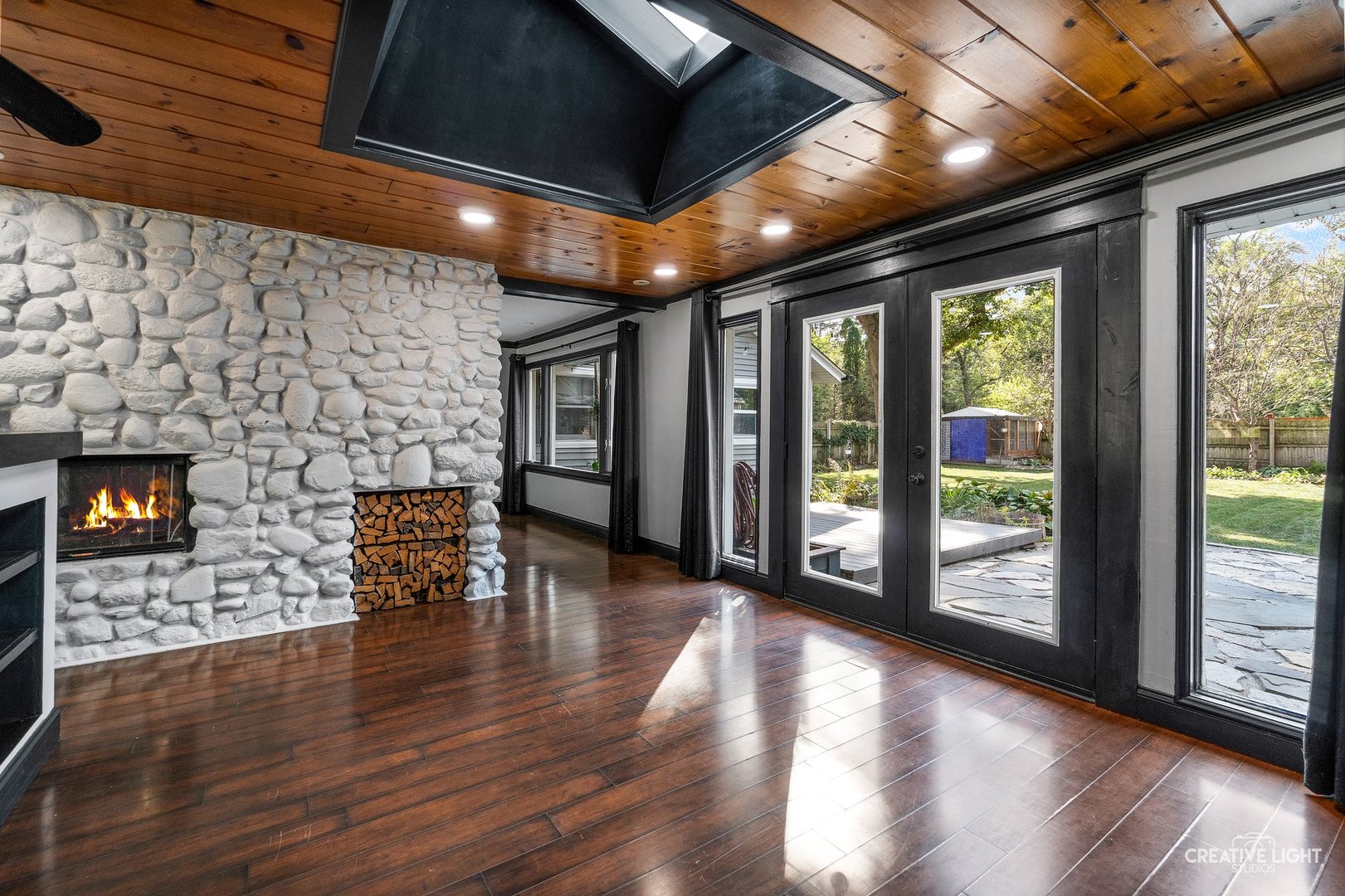 911 S 7th Street, St. Charles, IL 60174