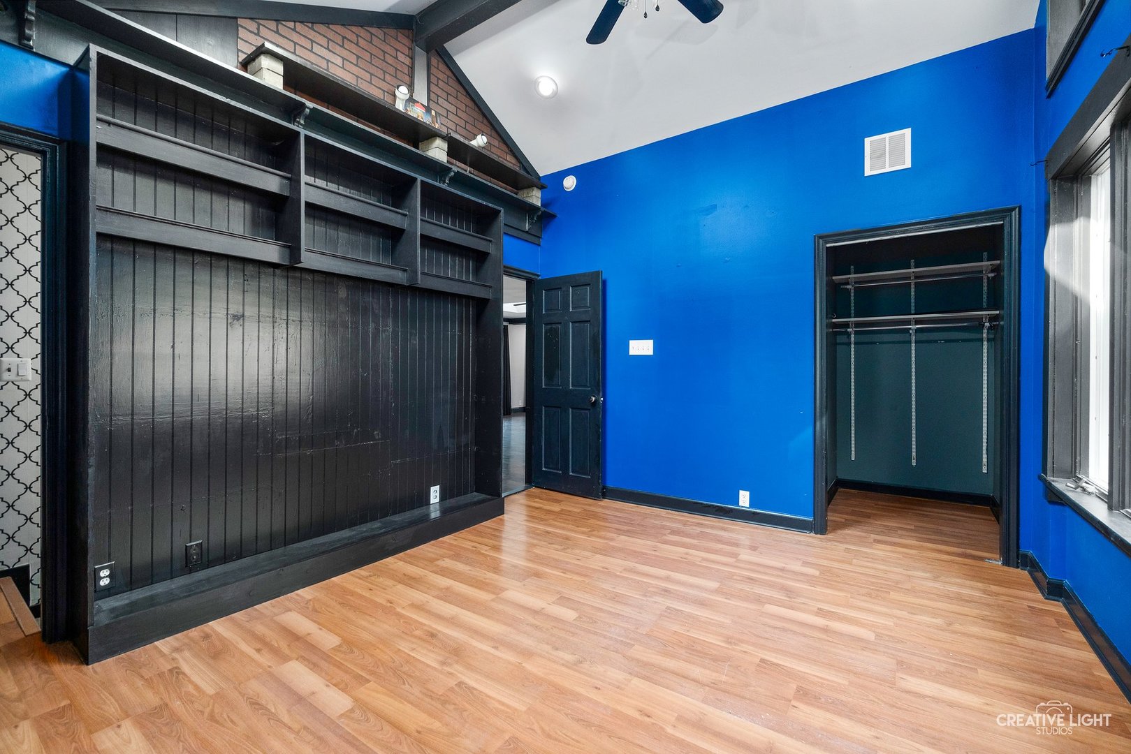 911 S 7th Street, St. Charles, IL 60174