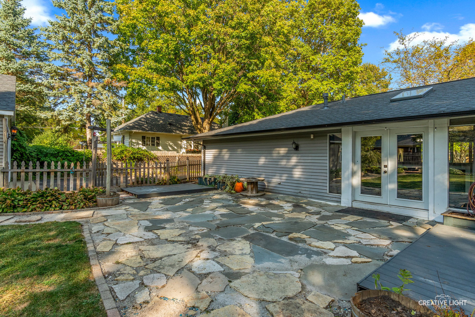 911 S 7th Street, St. Charles, IL 60174