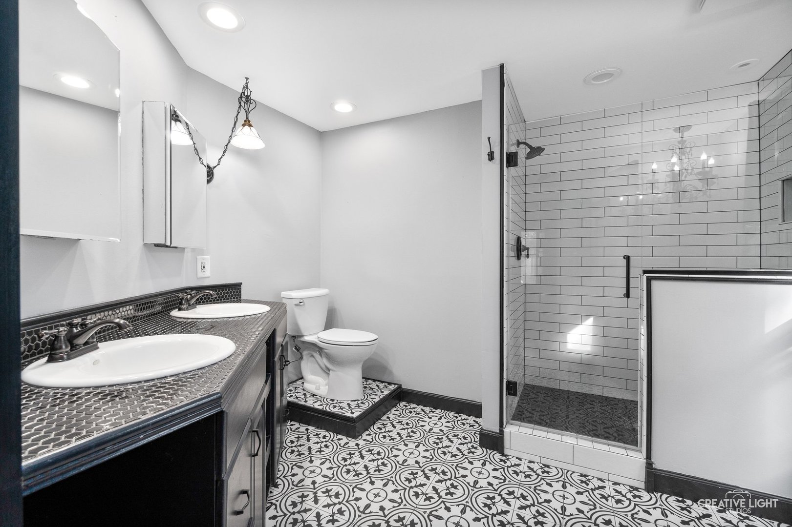 911 S 7th Street, St. Charles, IL 60174