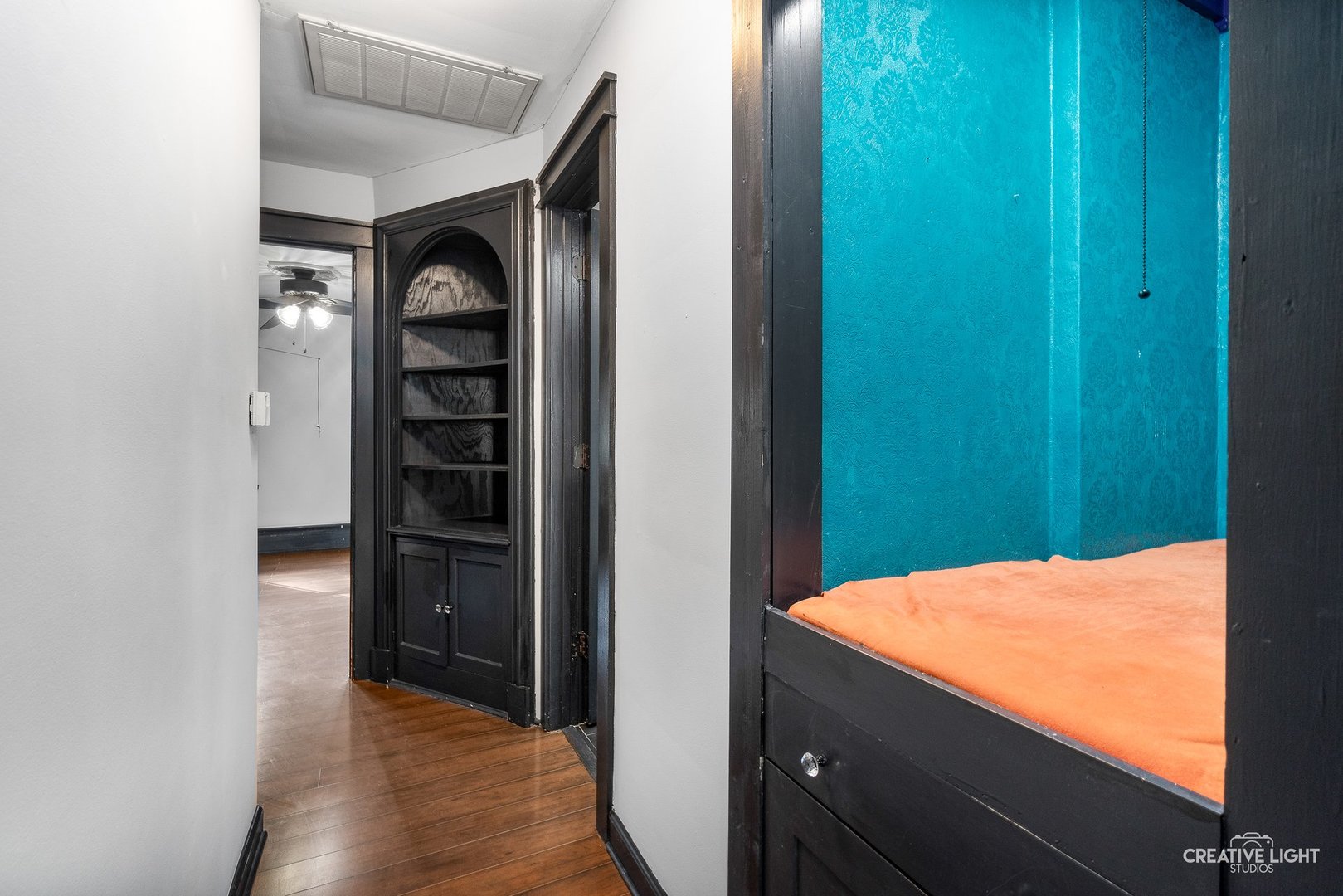 911 S 7th Street, St. Charles, IL 60174