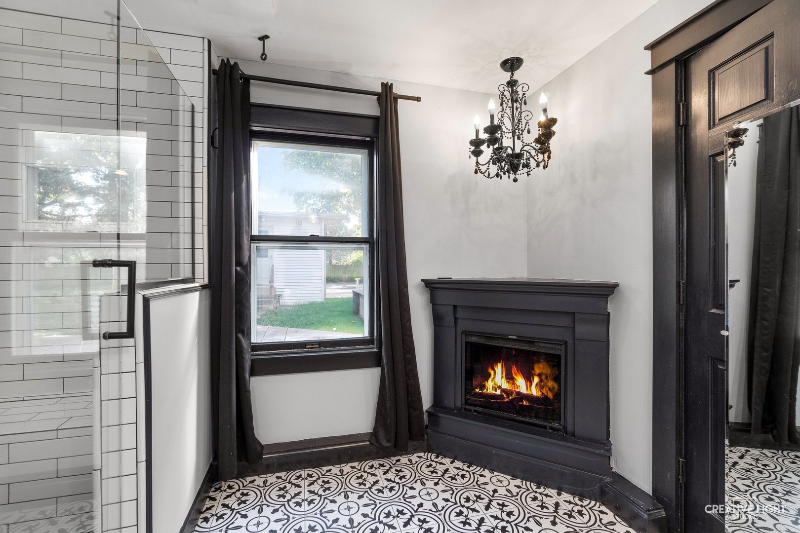 911 S 7th Street, St. Charles, IL 60174