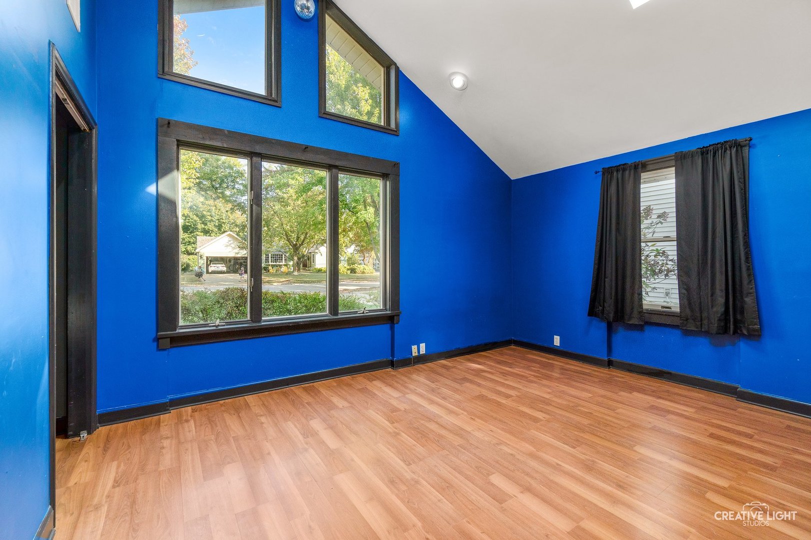 911 S 7th Street, St. Charles, IL 60174