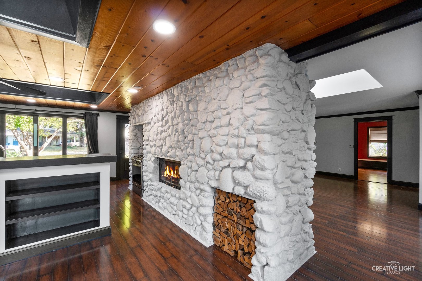 911 S 7th Street, St. Charles, IL 60174