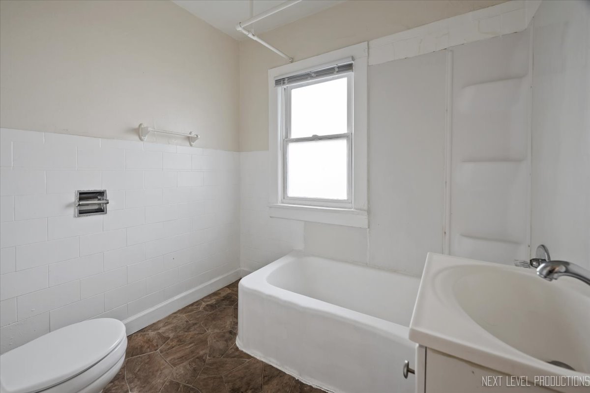 1002 Wilcox Street, Joliet, IL 60435