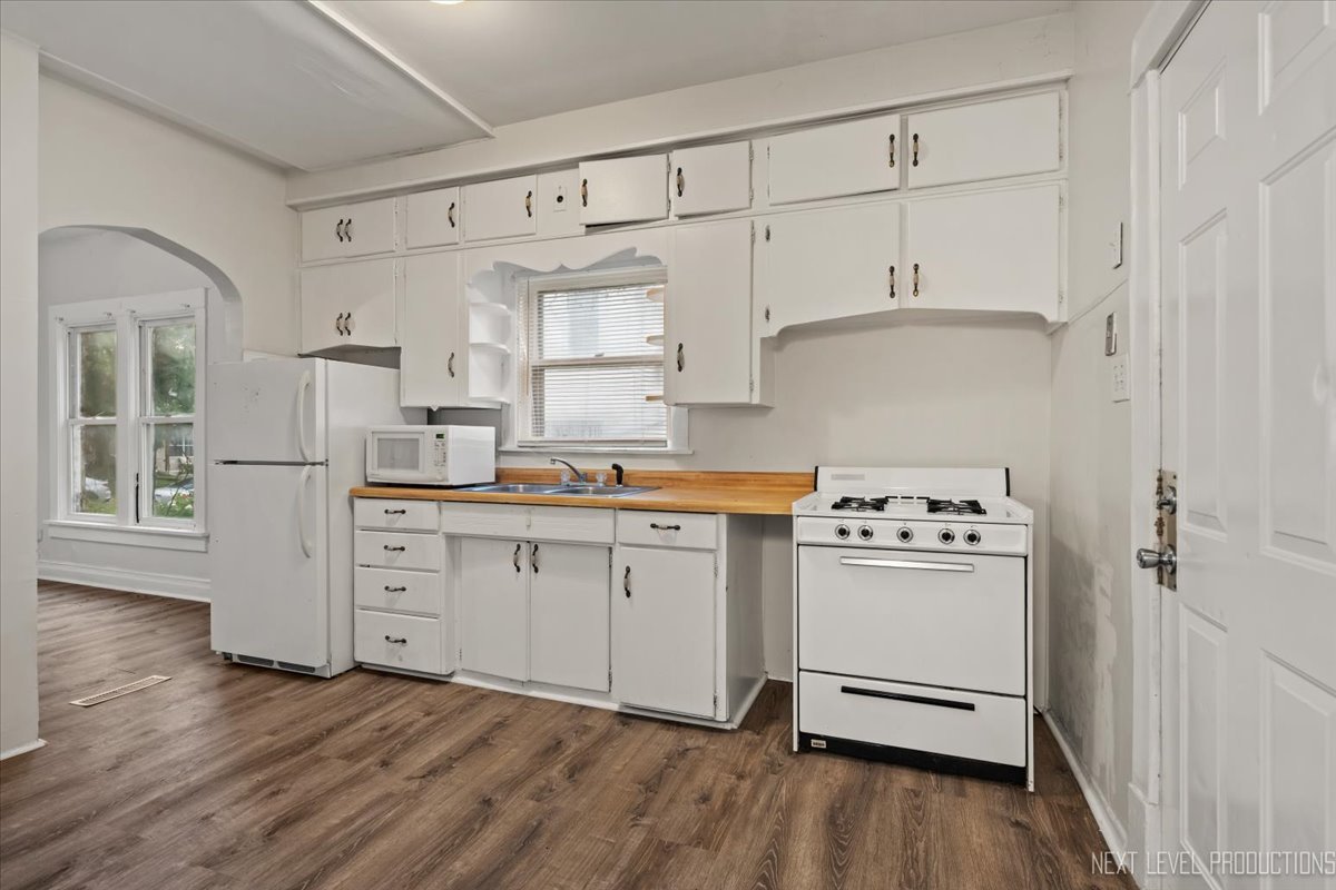 1002 Wilcox Street, Joliet, IL 60435