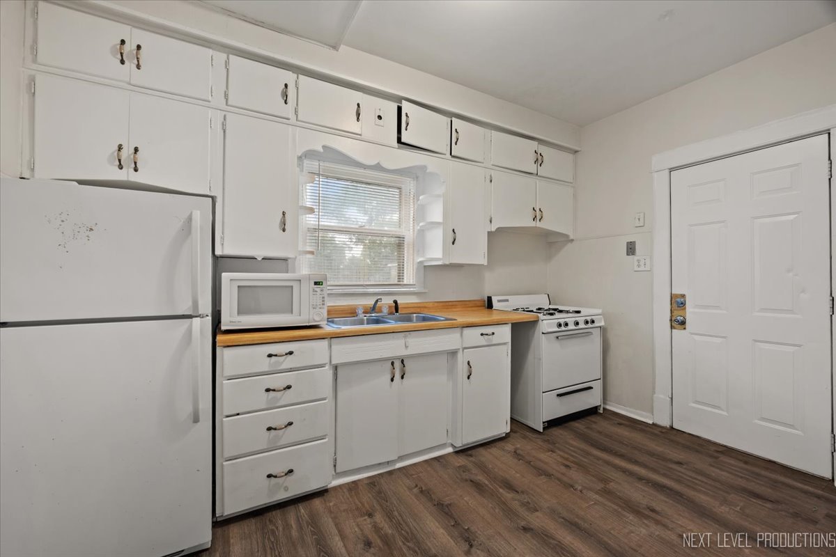 1002 Wilcox Street, Joliet, IL 60435