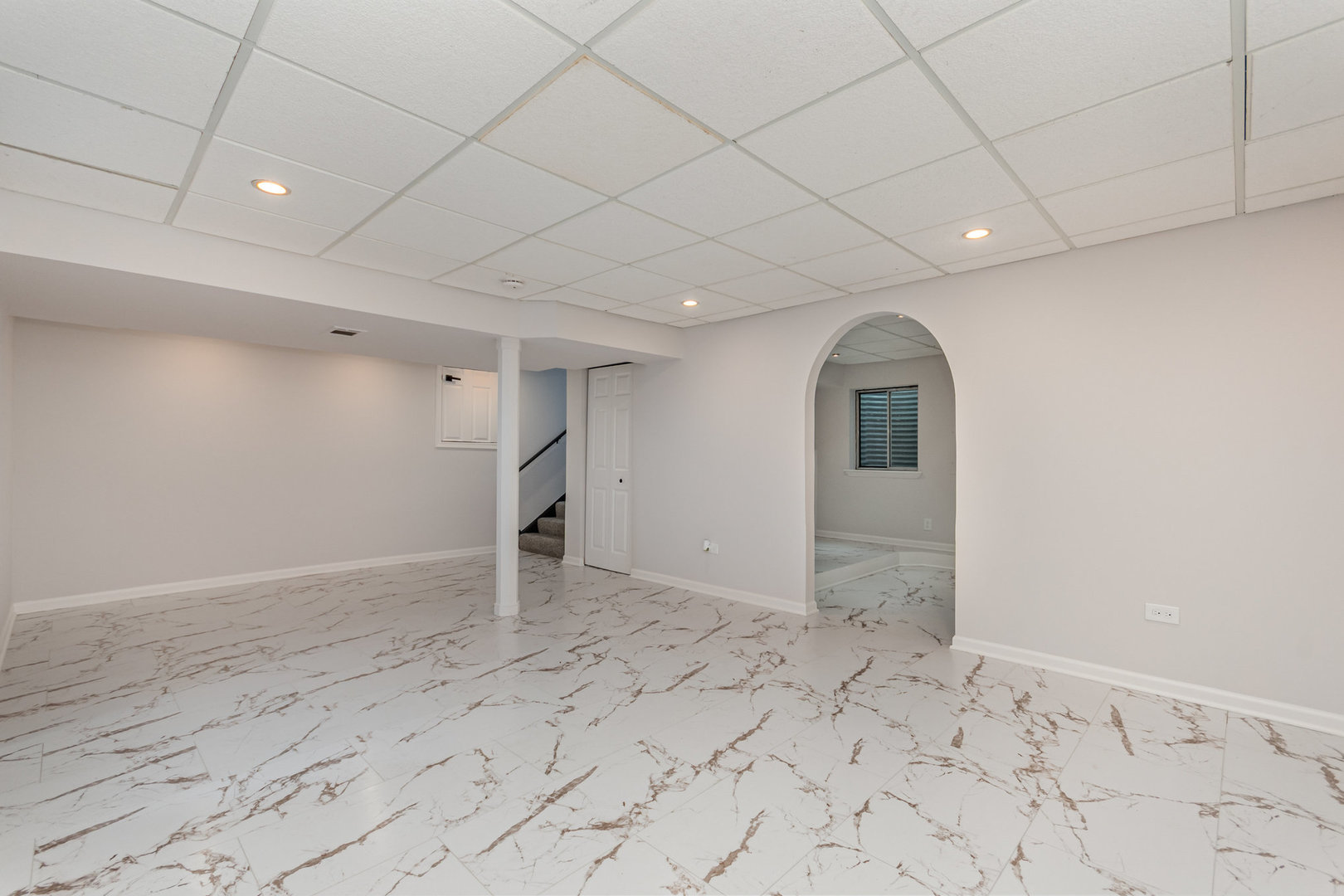 2746 Hillsboro Boulevard, Aurora, IL 60503