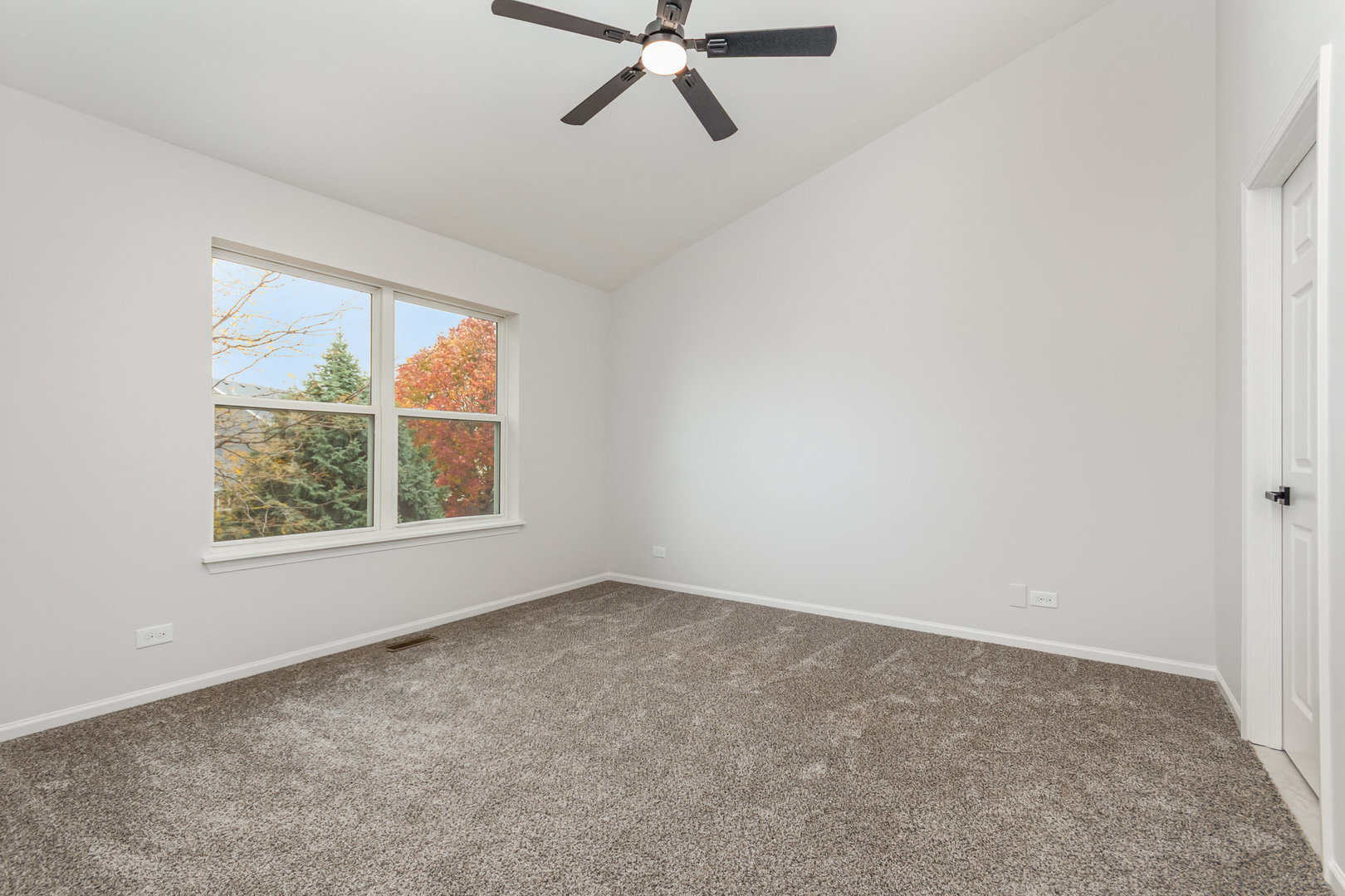 2746 Hillsboro Boulevard, Aurora, IL 60503