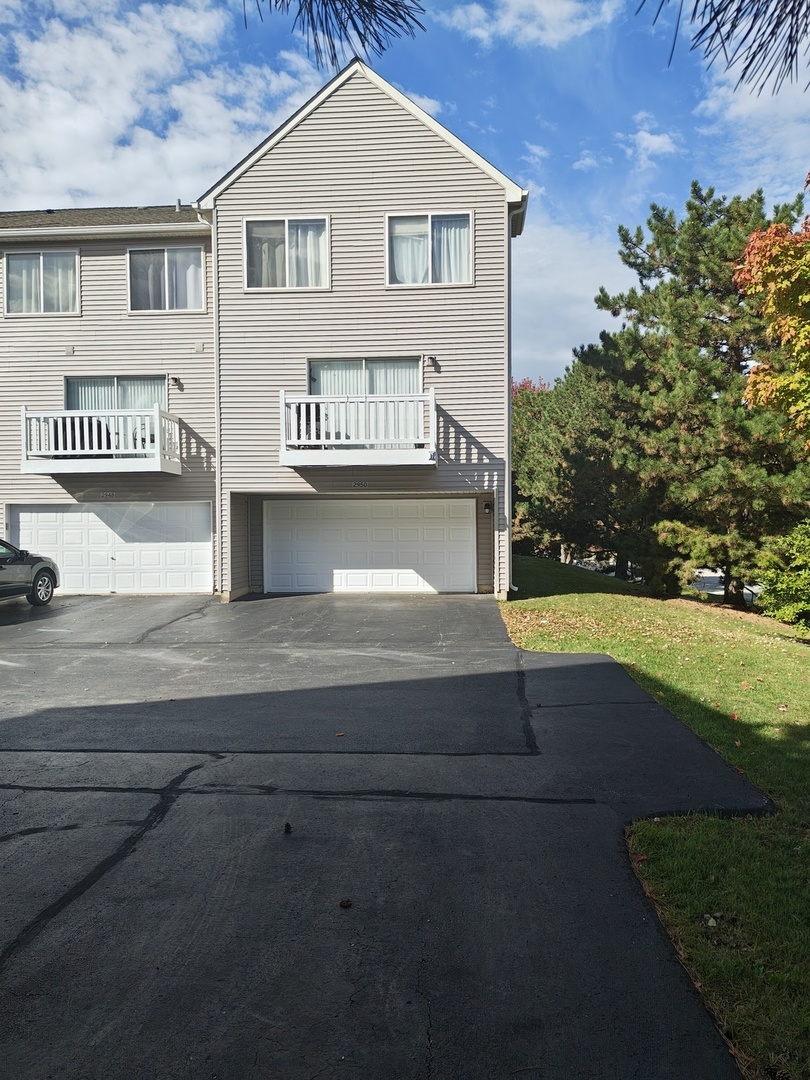 2950 Shelly Lane #2950, Aurora, IL 60504