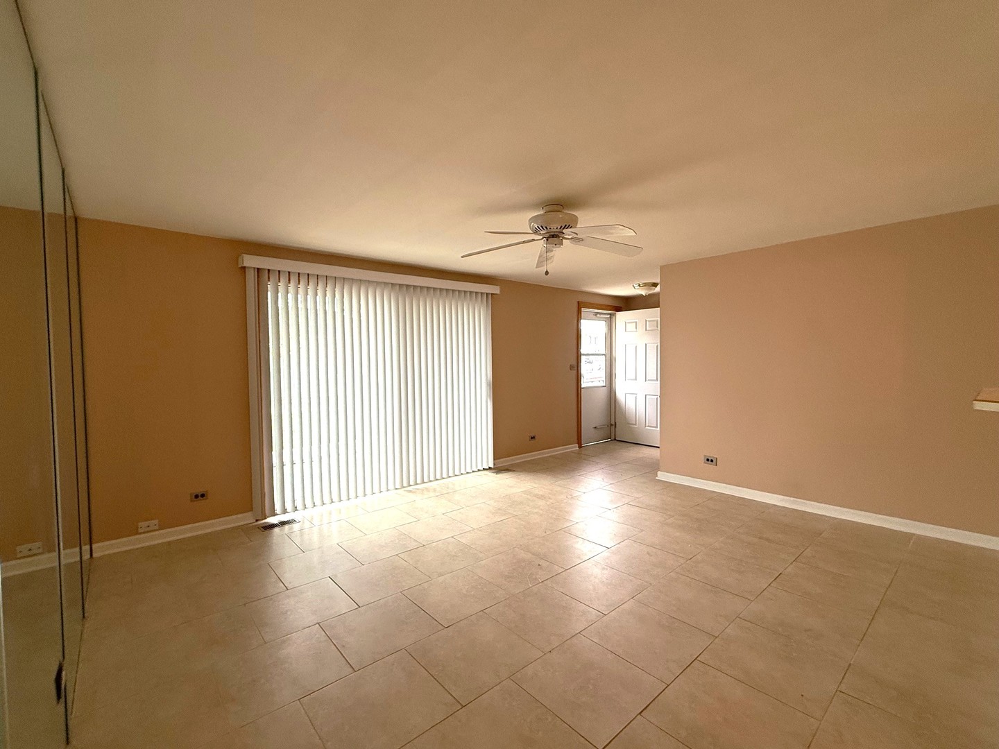 933 Sagamore Drive #933, Schaumburg, IL 60194