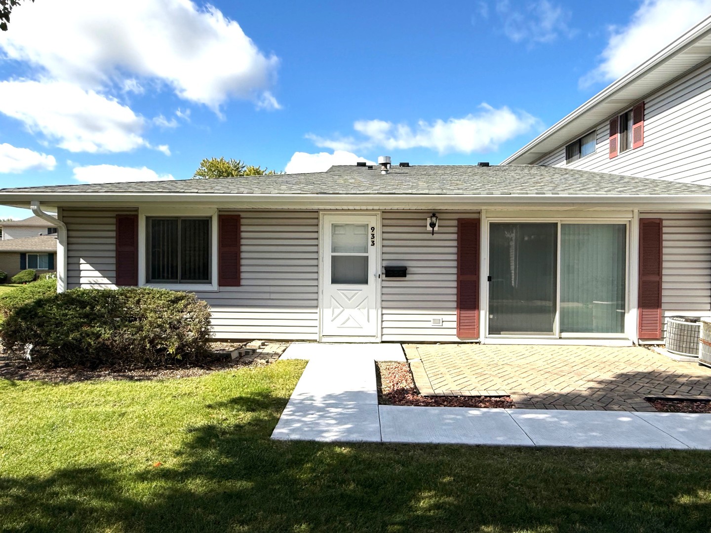 933 Sagamore Drive #933, Schaumburg, IL 60194