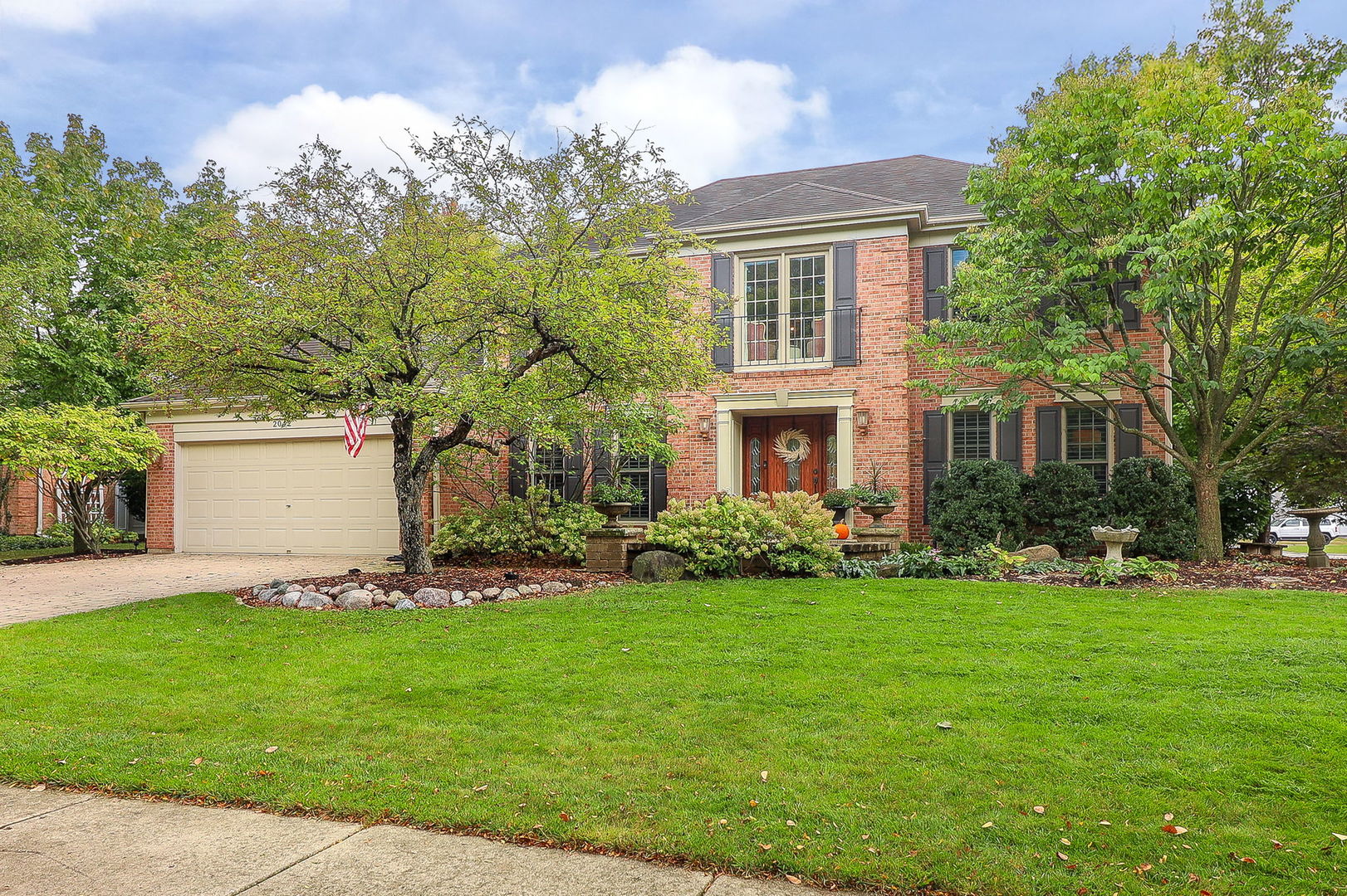 2042 Wexford Circle, Wheaton, IL 60189