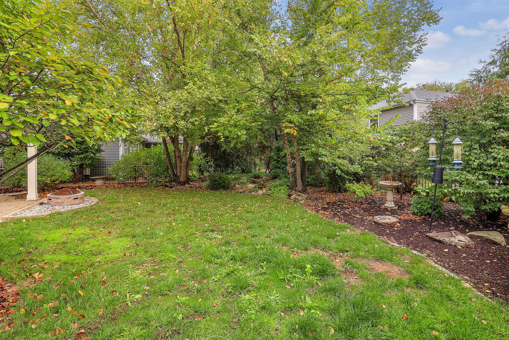 2042 Wexford Circle, Wheaton, IL 60189