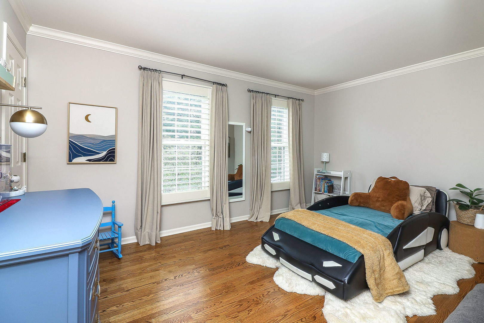 2042 Wexford Circle, Wheaton, IL 60189