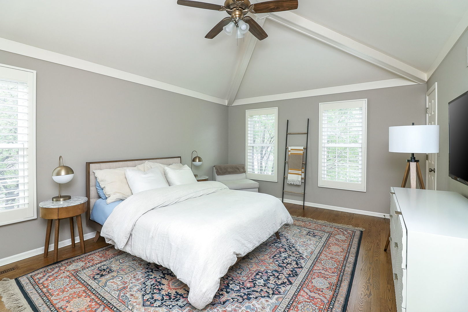 2042 Wexford Circle, Wheaton, IL 60189