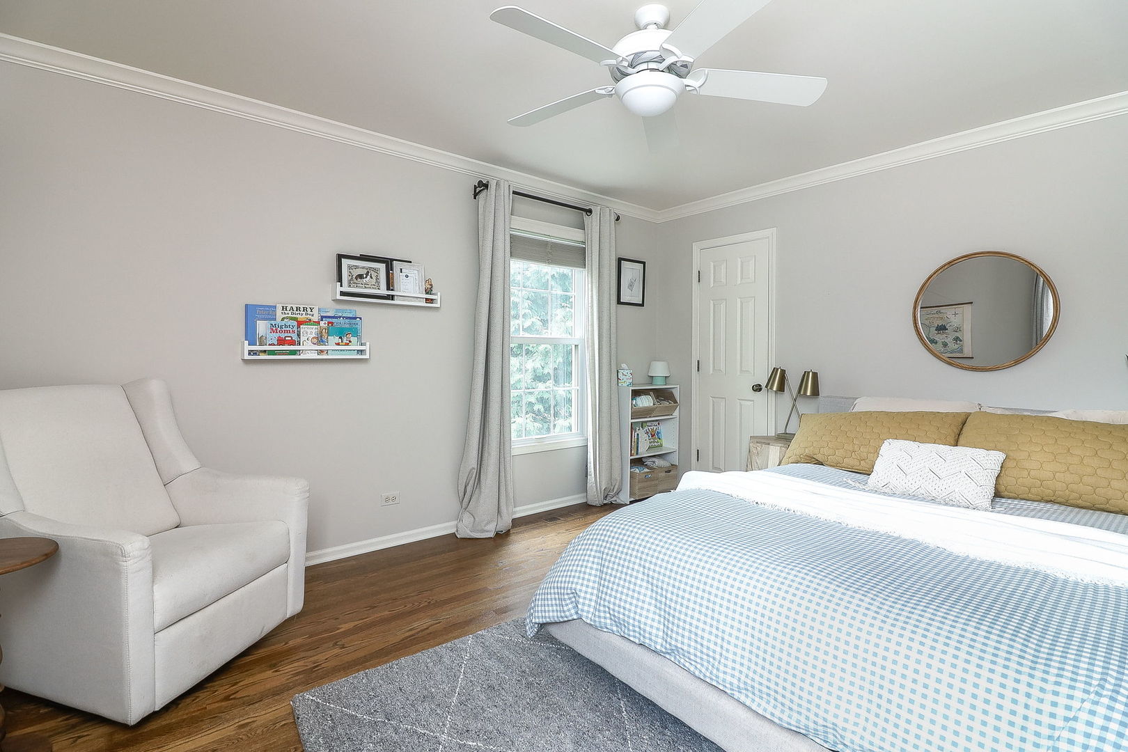 2042 Wexford Circle, Wheaton, IL 60189