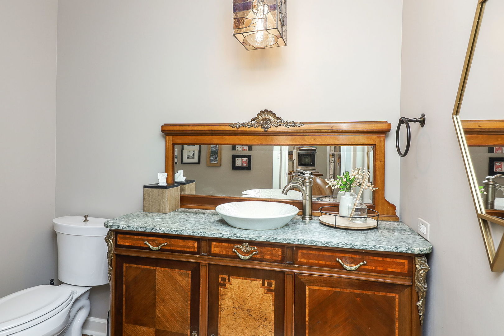 2042 Wexford Circle, Wheaton, IL 60189