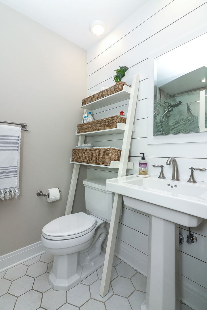 2042 Wexford Circle, Wheaton, IL 60189