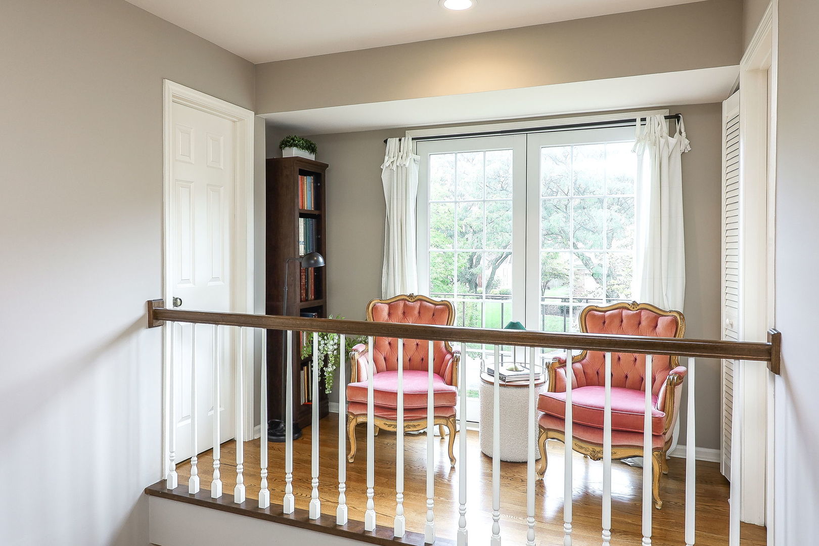 2042 Wexford Circle, Wheaton, IL 60189