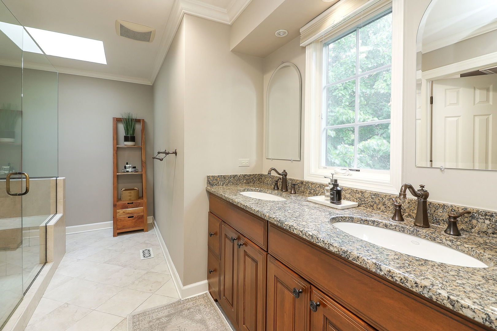 2042 Wexford Circle, Wheaton, IL 60189