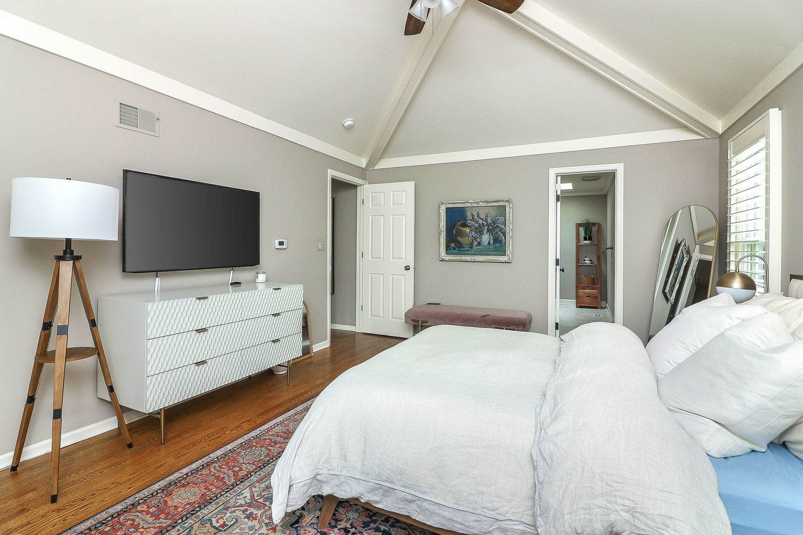 2042 Wexford Circle, Wheaton, IL 60189