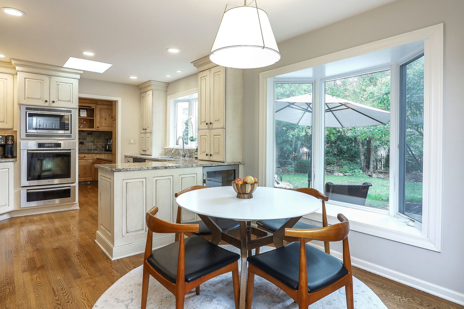 2042 Wexford Circle, Wheaton, IL 60189