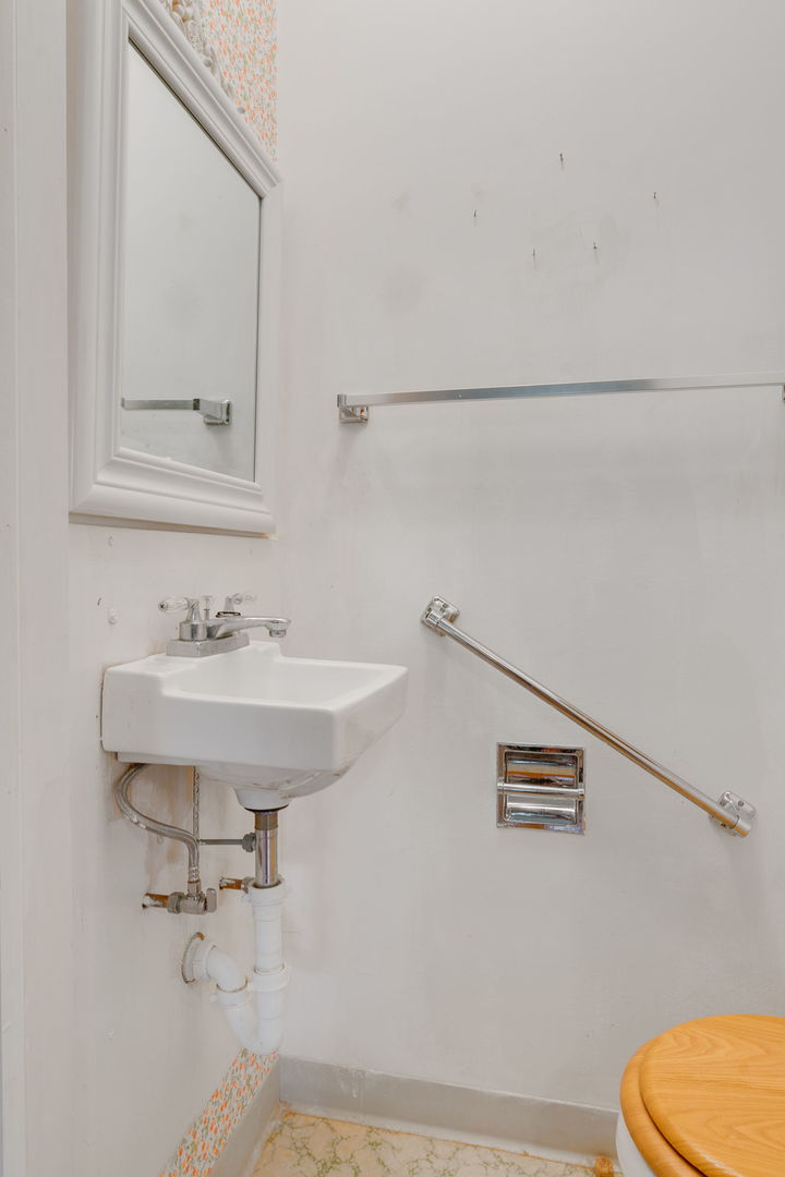 1801 Prairie Avenue, Downers Grove, IL 60515