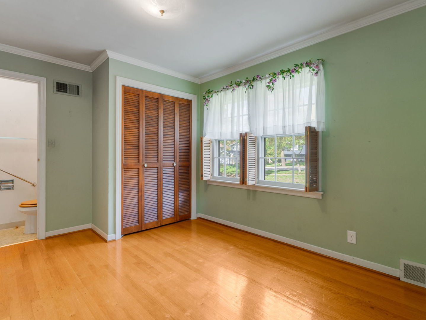 1801 Prairie Avenue, Downers Grove, IL 60515