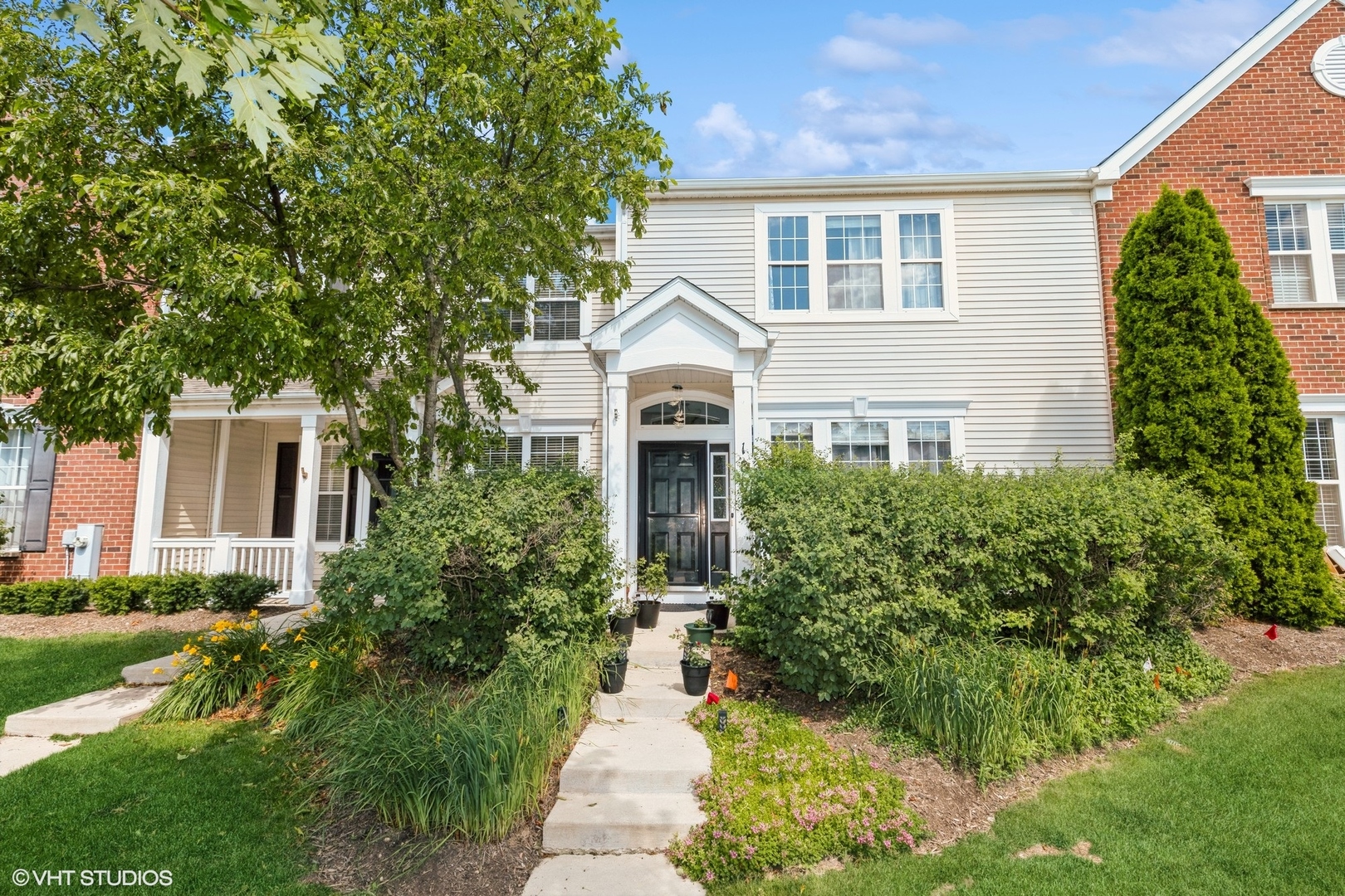 1808 Powers Road #1808, Woodstock, IL 60098