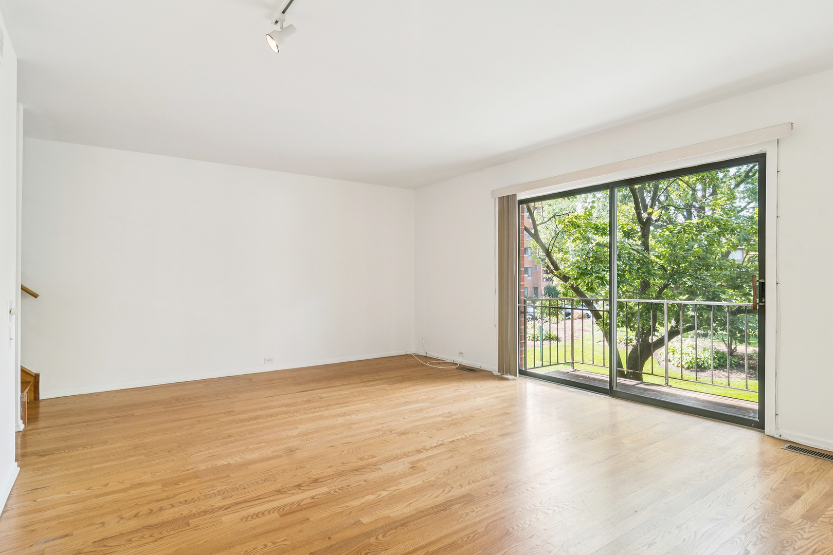 3841 Appian Way, Glenview, IL 60025