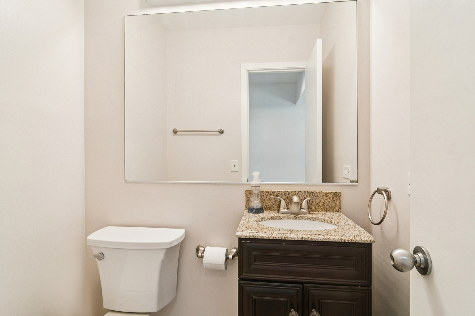 3841 Appian Way, Glenview, IL 60025