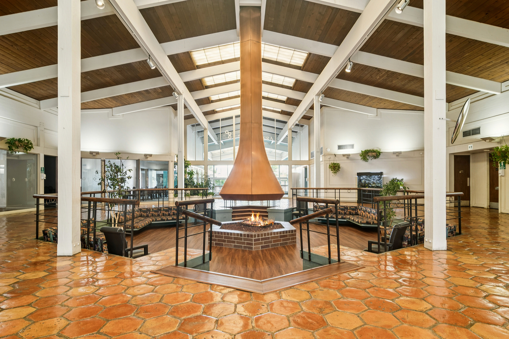 3841 Appian Way, Glenview, IL 60025