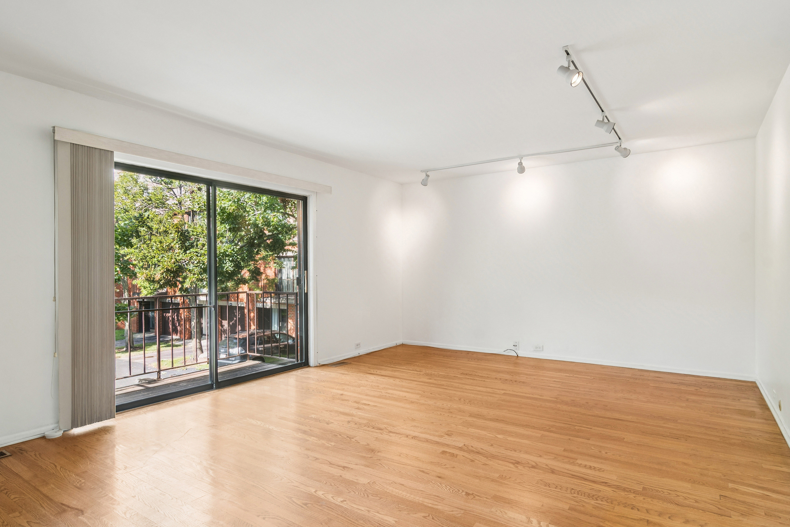 3841 Appian Way, Glenview, IL 60025