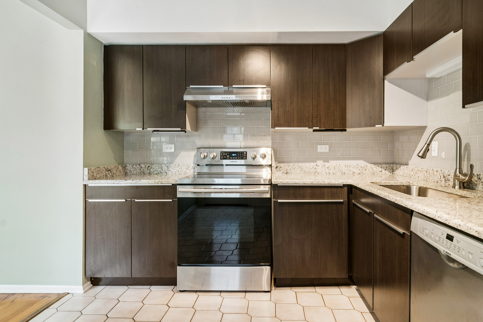 3841 Appian Way, Glenview, IL 60025