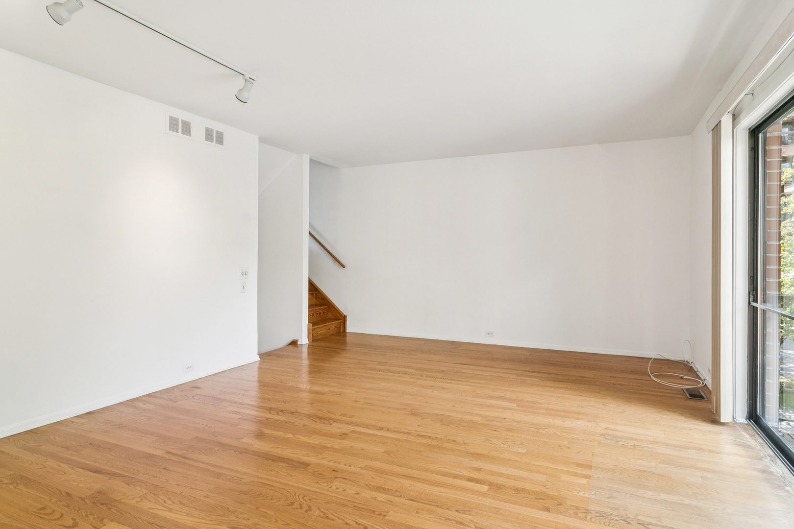 3841 Appian Way, Glenview, IL 60025