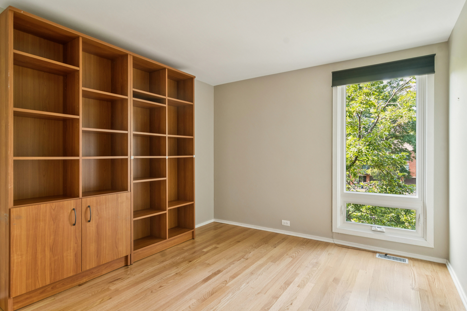 3841 Appian Way, Glenview, IL 60025