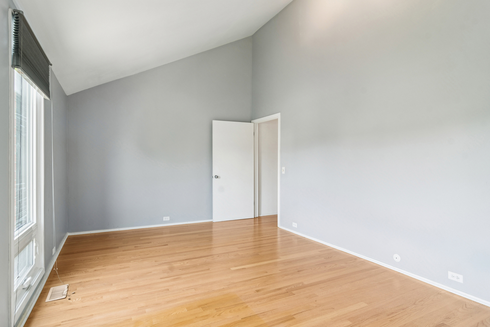 3841 Appian Way, Glenview, IL 60025