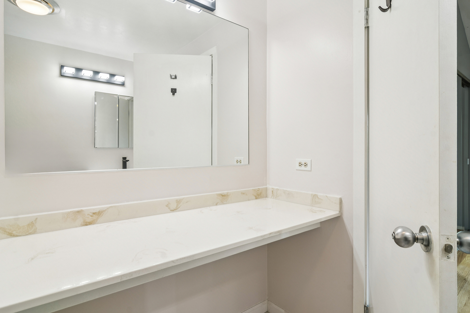 3841 Appian Way, Glenview, IL 60025