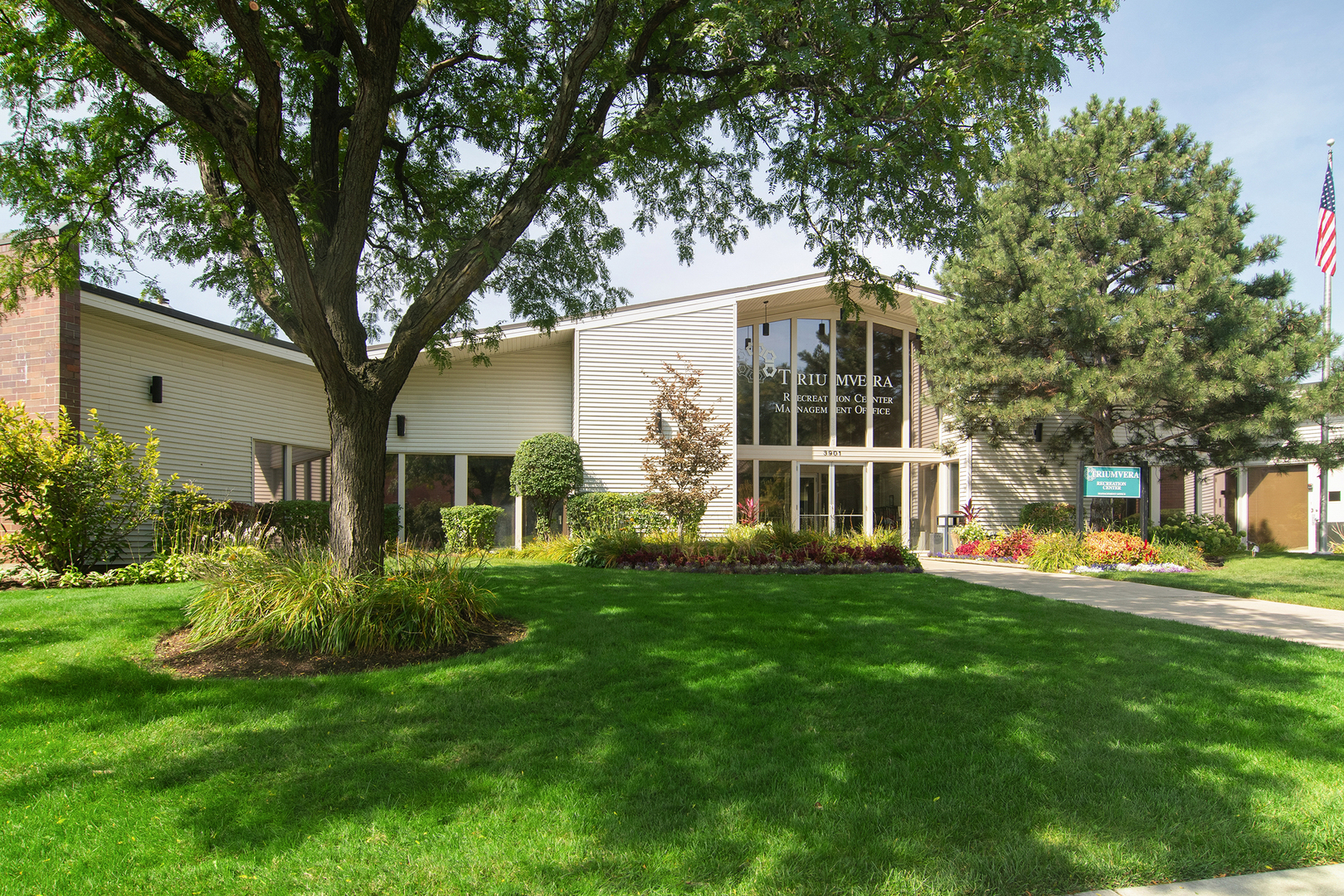 3841 Appian Way, Glenview, IL 60025