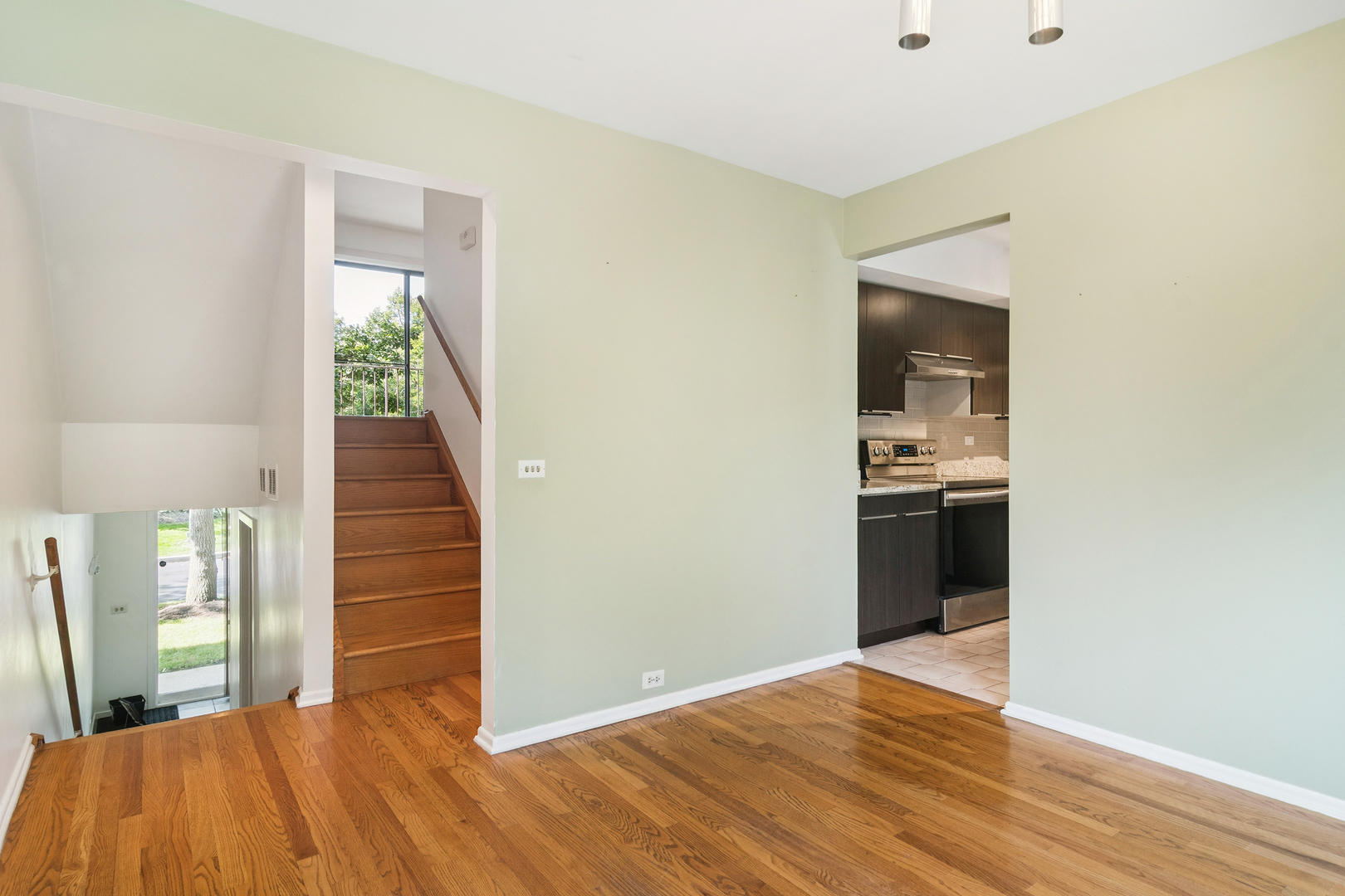 3841 Appian Way, Glenview, IL 60025