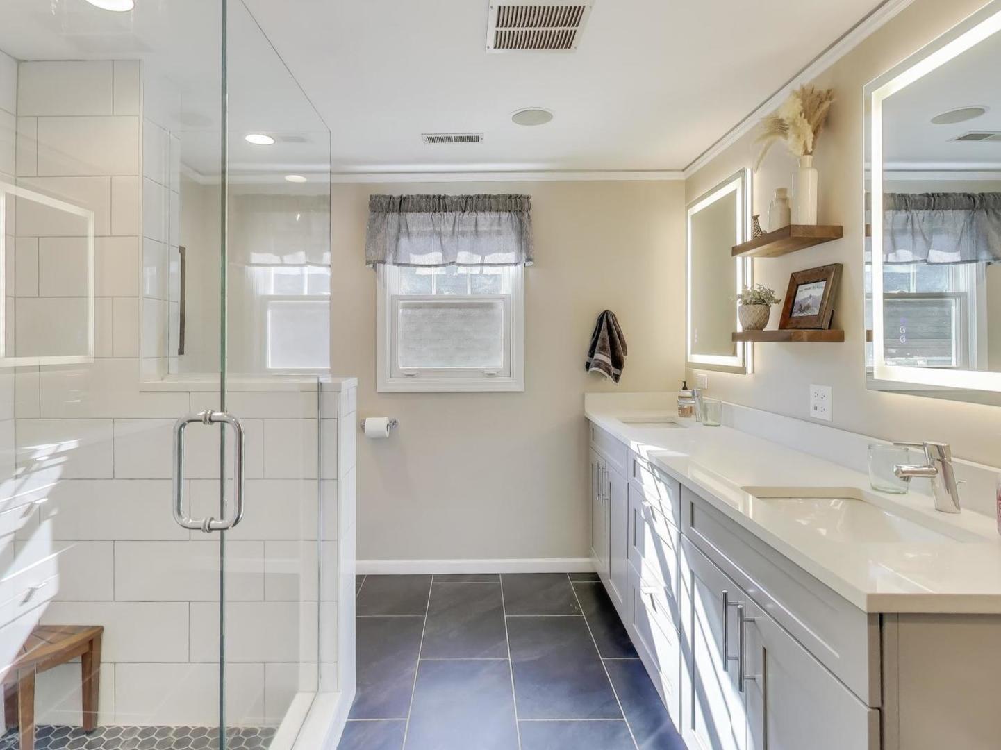 7404 N Overhill Avenue, Chicago, IL 60631