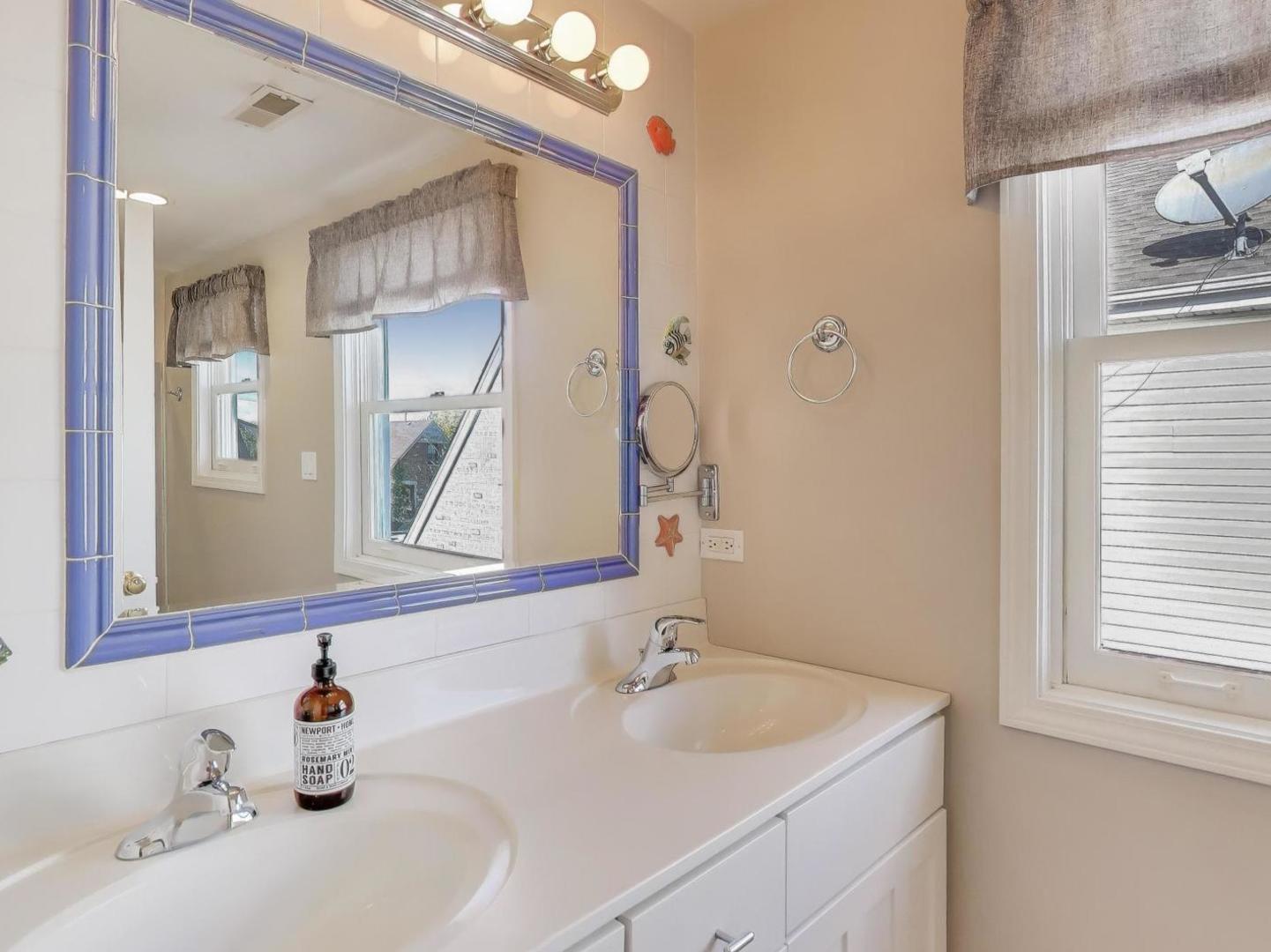 7404 N Overhill Avenue, Chicago, IL 60631