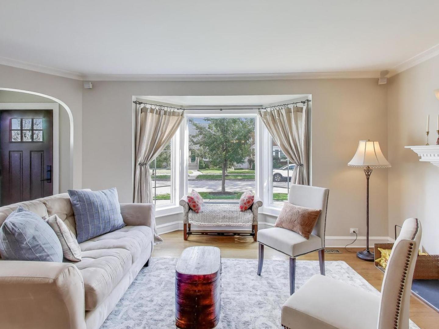 7404 N Overhill Avenue, Chicago, IL 60631
