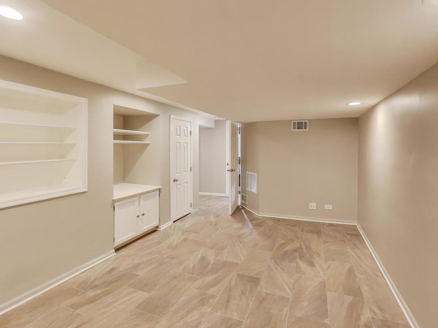 7404 N Overhill Avenue, Chicago, IL 60631